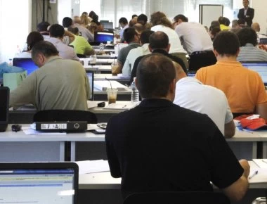 «Έρχεται» η επαναφορά των δώρων στο Δημόσιο